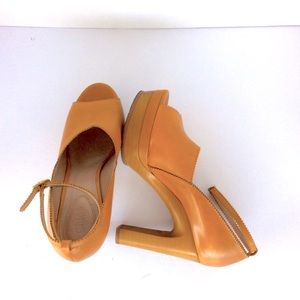 Chloe leather platform ankle strap sandals 9